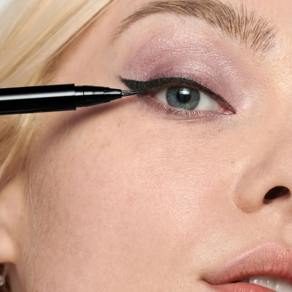 CLINIQUE High Impact Easy Liquid Liner
